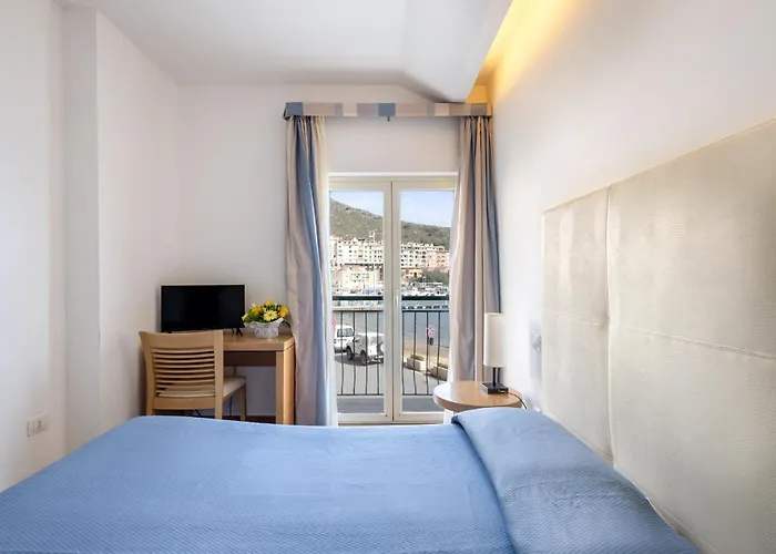 Bi Hotel