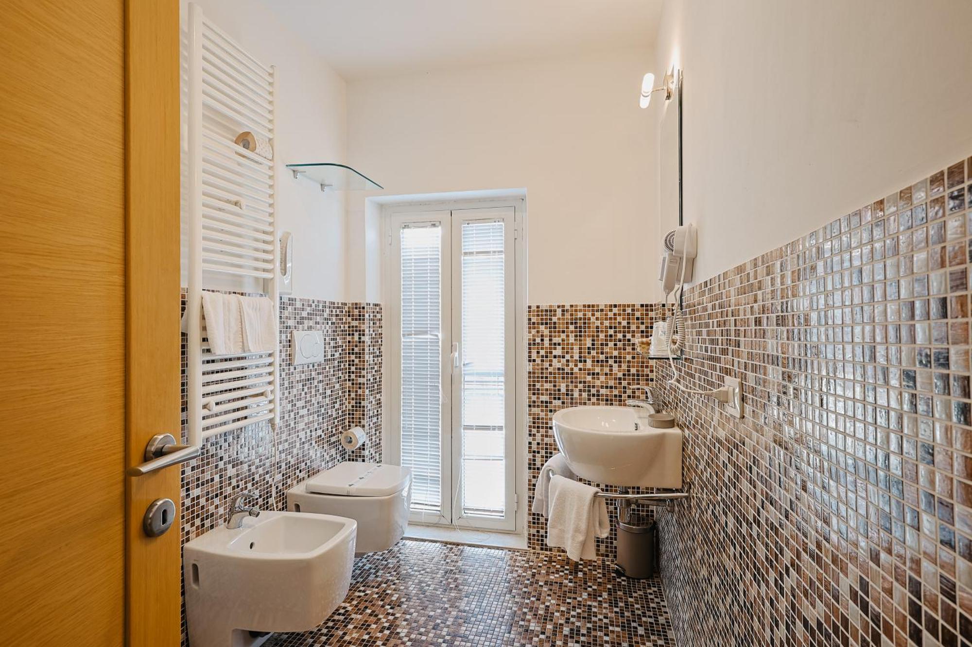 Bi Hotel 3*