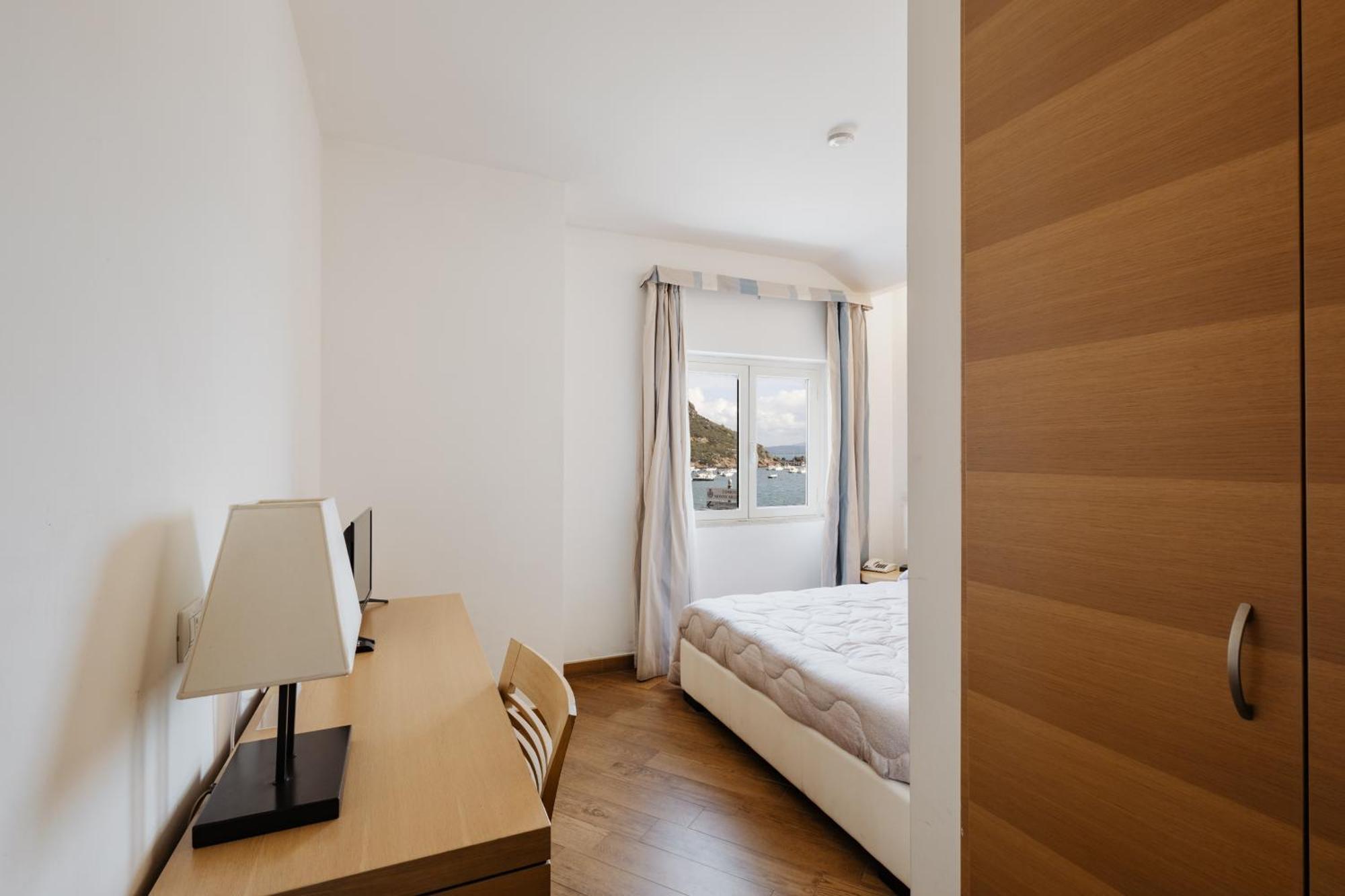 Hotel Bi 3*